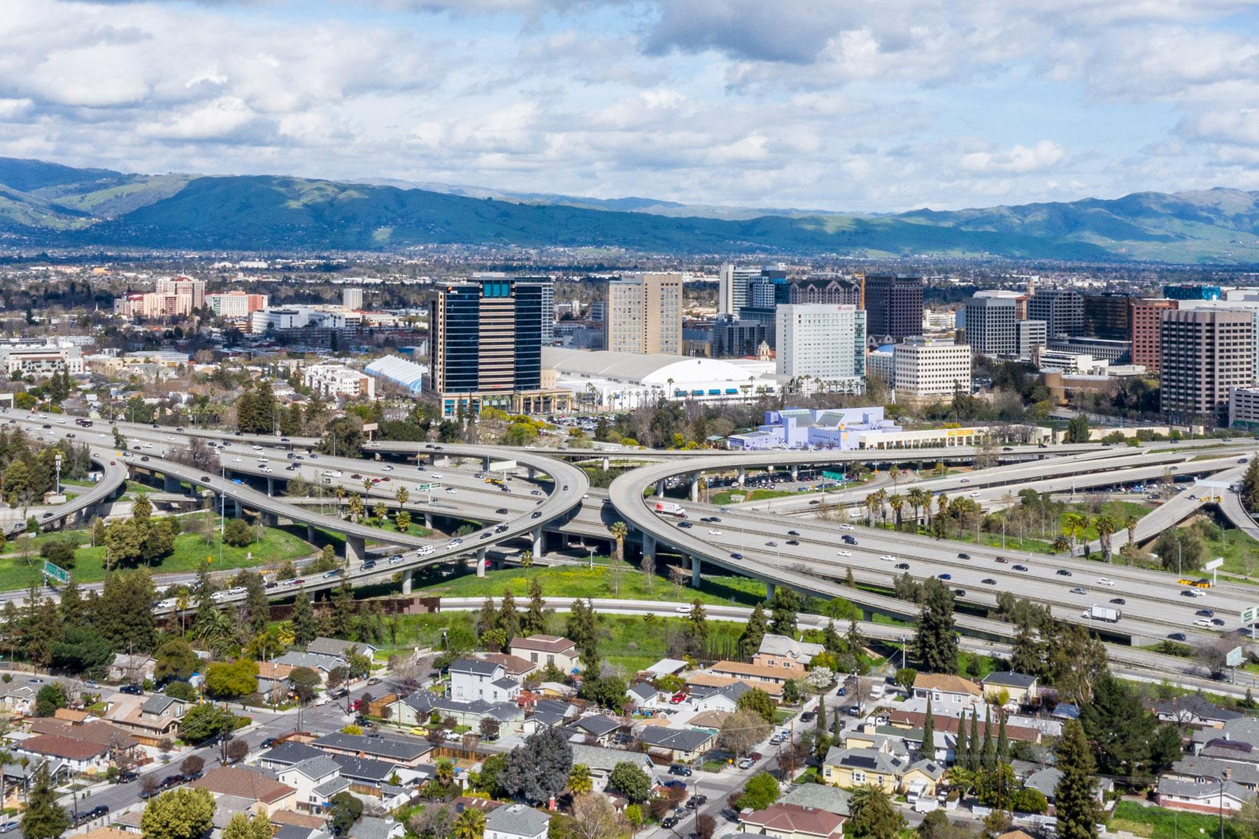 San Jose City, view of the 280 highway and campus.